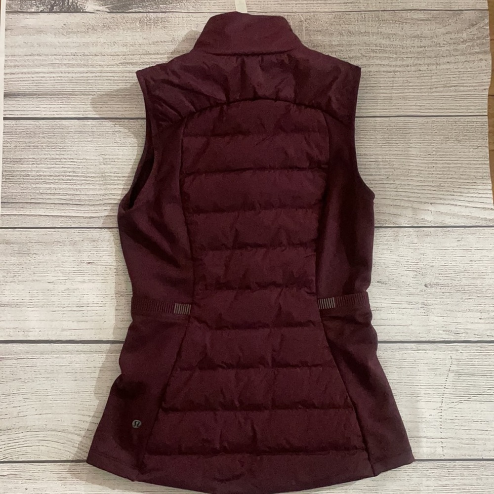 LULULEMON Down for it All Vest Puffer Cassis - Picture 4 of 9